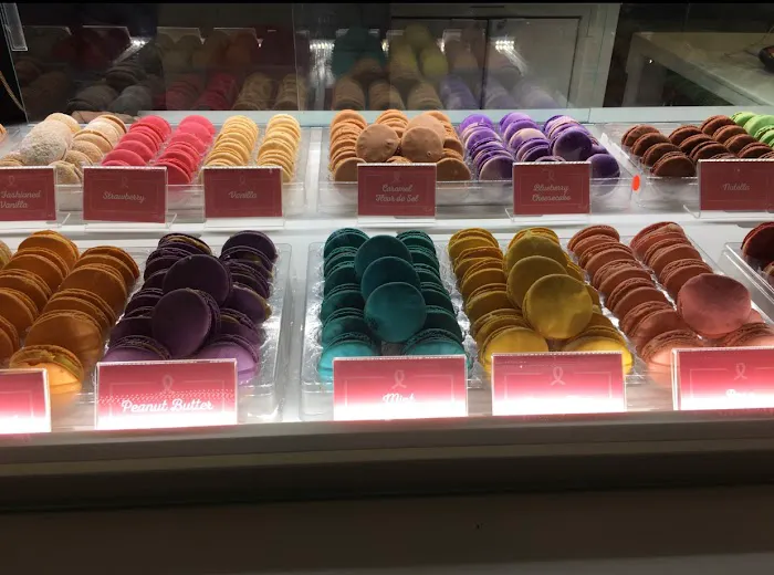 Woops! Macarons & Gifts (Port Authority NYC) Picture 3