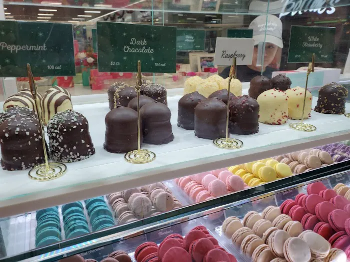Woops! Macarons & Gifts (Port Authority NYC) Picture 6