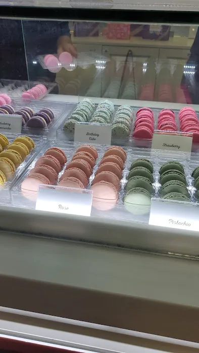 Woops! Macarons & Gifts (Port Authority NYC) Picture 9