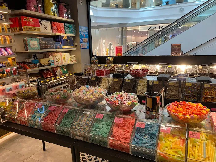 Sugar Bear - Candy Store in Paramus NJ Picture 2