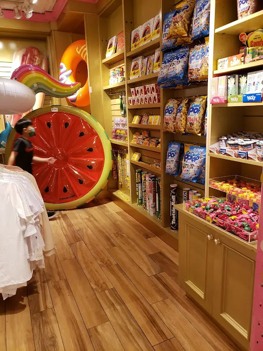 Sugar Bear - Candy Store in Paramus NJ Picture 1
