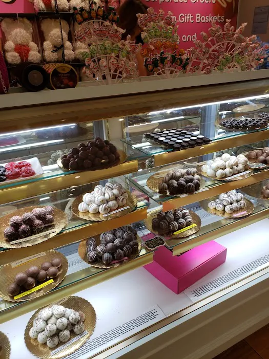 Sugar Bear - Candy Store in Paramus NJ Picture 6