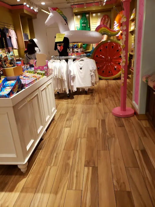 Sugar Bear - Candy Store in Paramus NJ Picture 10