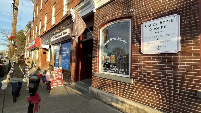 Candy Apple Shoppe Picture 2
