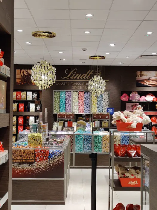 Lindt Chocolate Shop Picture 1