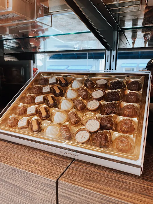 Lindt Chocolate Shop Picture 4