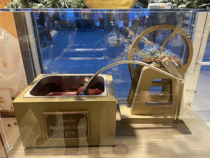 Lindt Chocolate Shop Picture 5