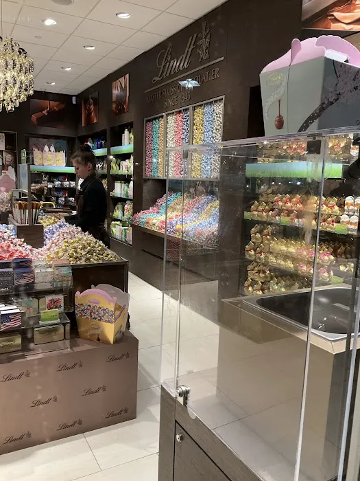 Lindt Chocolate Shop Picture 8