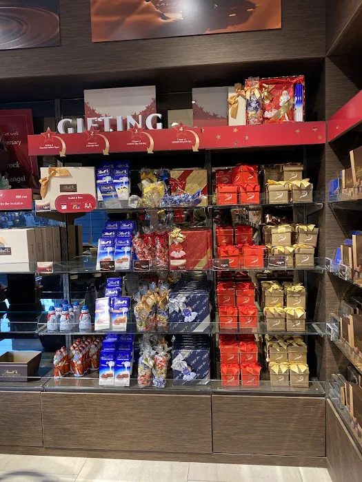 Lindt Chocolate Shop Picture 7