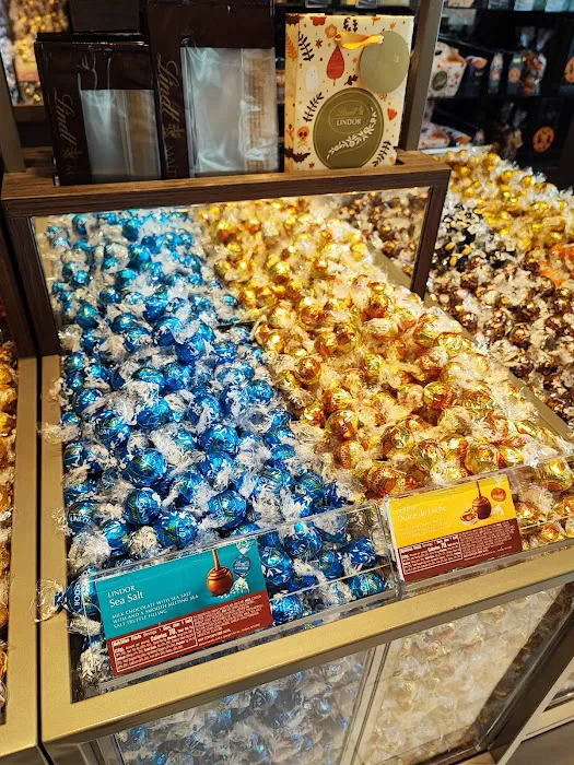 Lindt Chocolate Shop Picture 9