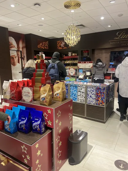 Lindt Chocolate Shop Picture 10
