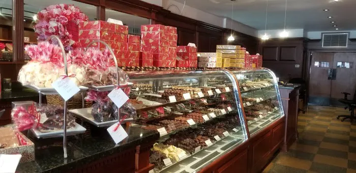 Commodore Chocolatier Picture 2