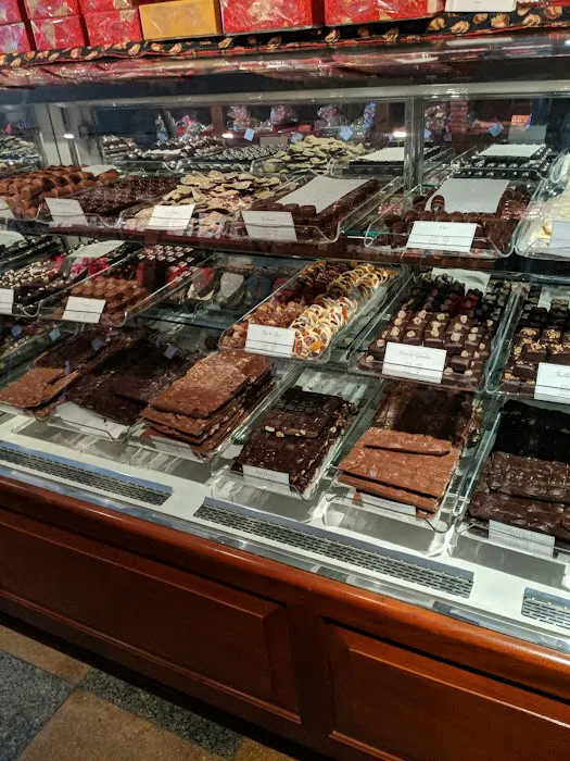 Commodore Chocolatier Picture 6