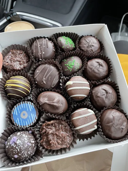 Lil' Chocolate Shoppe Picture 1