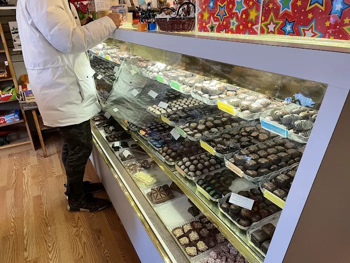 Lil' Chocolate Shoppe Picture 3
