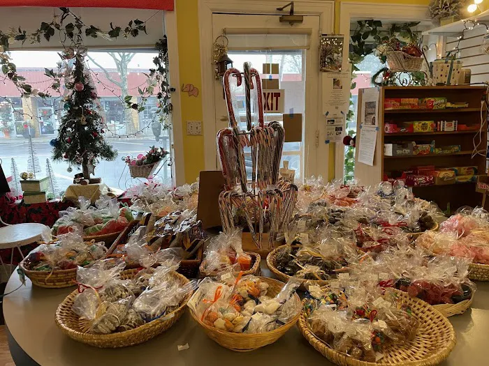 Lil' Chocolate Shoppe Picture 2