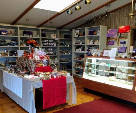 Neuchatel Chocolatier