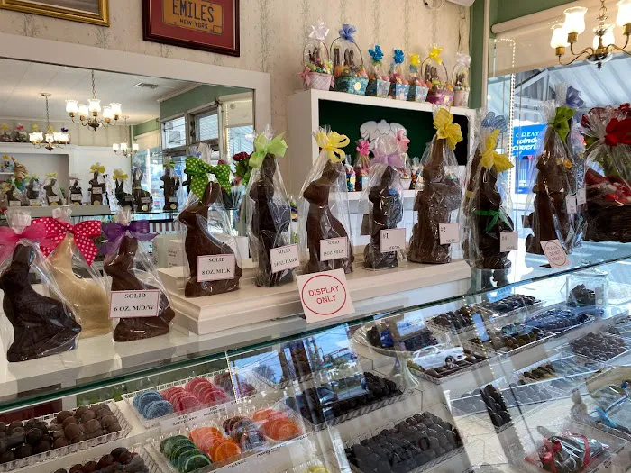 Emile's Candies Picture 2