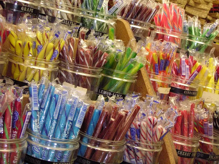 Edwards Nuts & Candy Co Picture 6