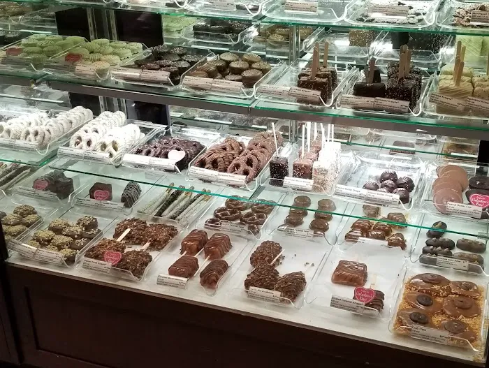 Kilwins Ice Cream - Chocolate - Fudge Picture 9