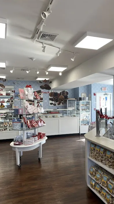 Kilwins Ice Cream - Chocolate - Fudge Picture 5