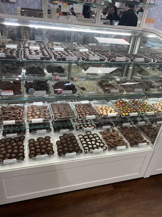 Kilwins Ice Cream - Chocolate - Fudge Picture 10