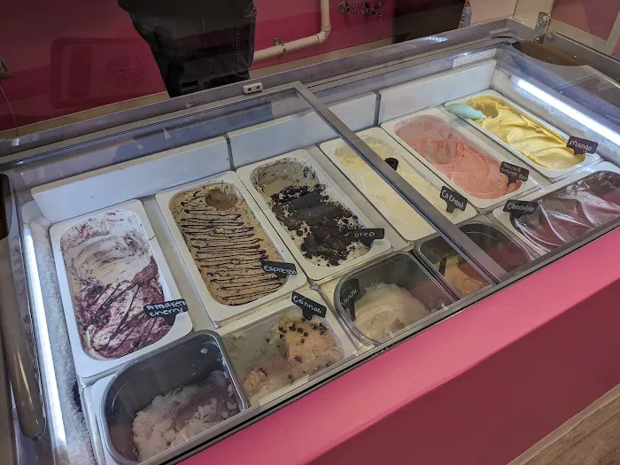 Grace's Candi & Co. Picture 5