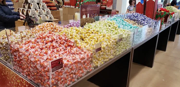Lindt Chocolate Shop Picture 4