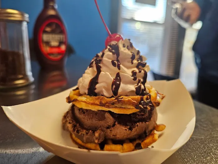 Main Street Sweets Picture 7