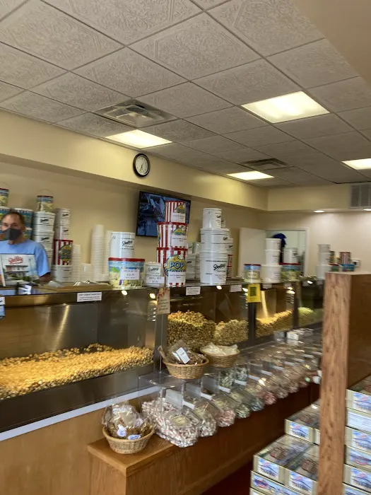Ibach's Candy by the Sea Picture 6