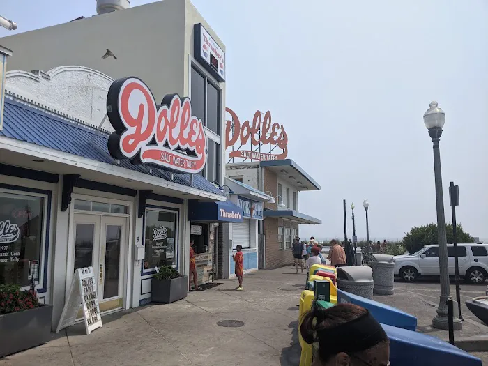 Ibach's Candy by the Sea Picture 9