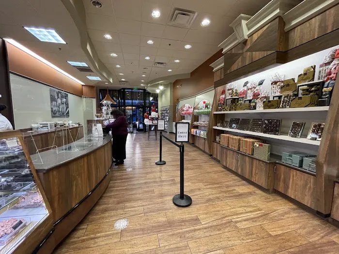 Munson's Chocolates Picture 6