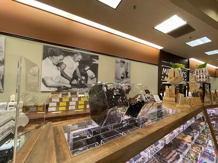 Munson's Chocolates Picture 8