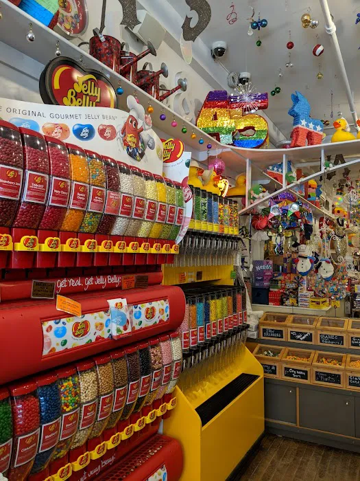 Robin's Candy Shop Picture 1