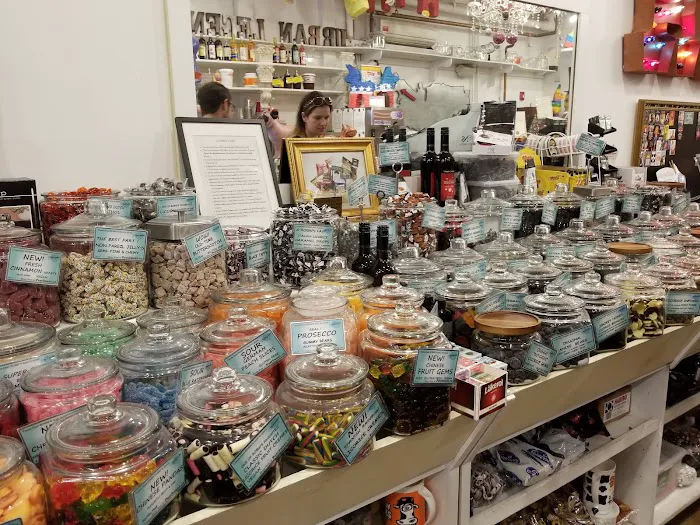 Robin's Candy Shop Picture 4