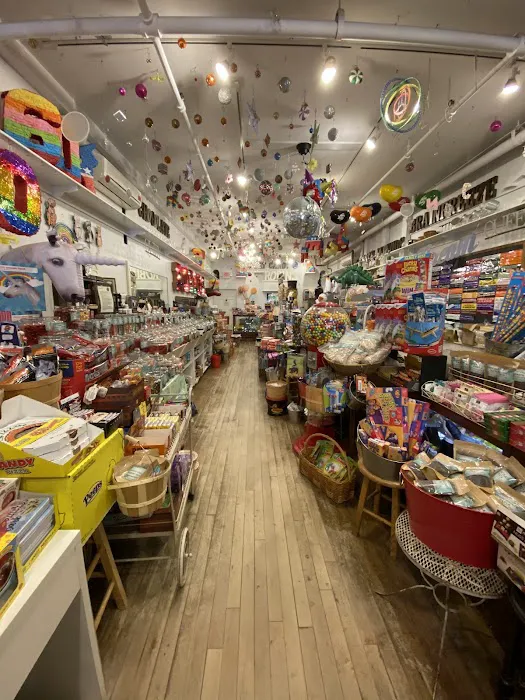 Robin's Candy Shop Picture 5