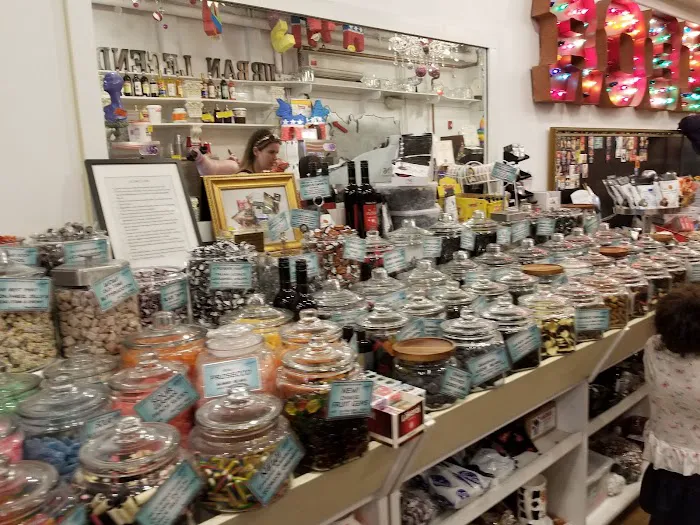 Robin's Candy Shop Picture 10
