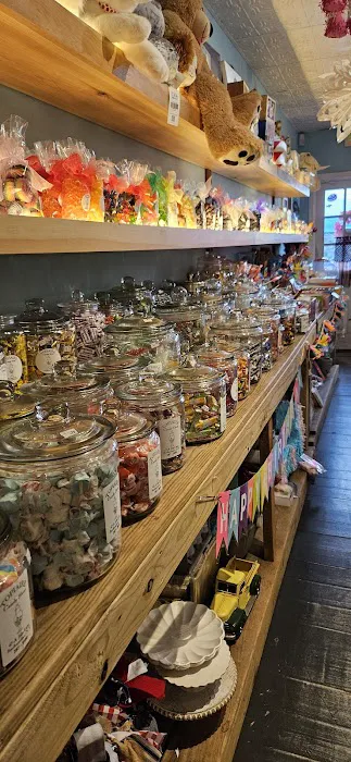 Topiare Candy Shop Picture 1