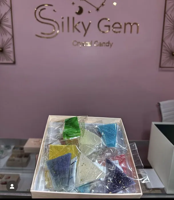 Silky Gem Picture 3