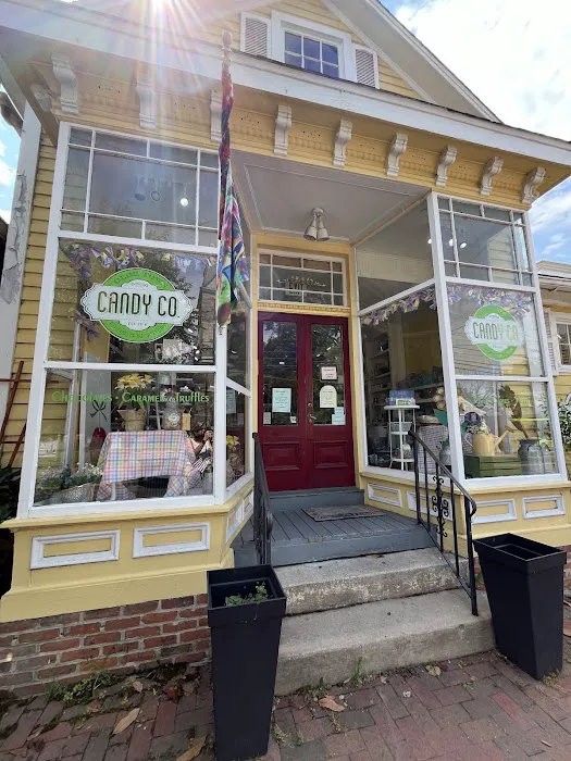 Olde Town Candy Company Picture 1