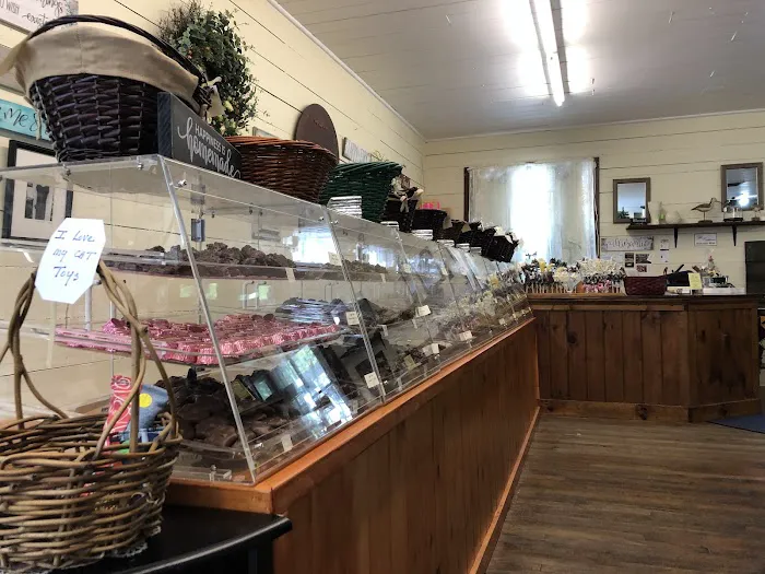 Lisa's Chocolates & Gifts Picture 3