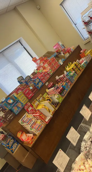 Lady Ann Candies' Candyland Market Picture 1