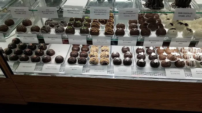 Lady Ann Candies' Candyland Market Picture 5