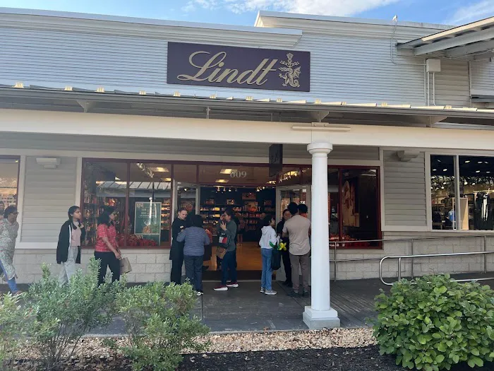 Lindt Chocolate Shop Picture 3