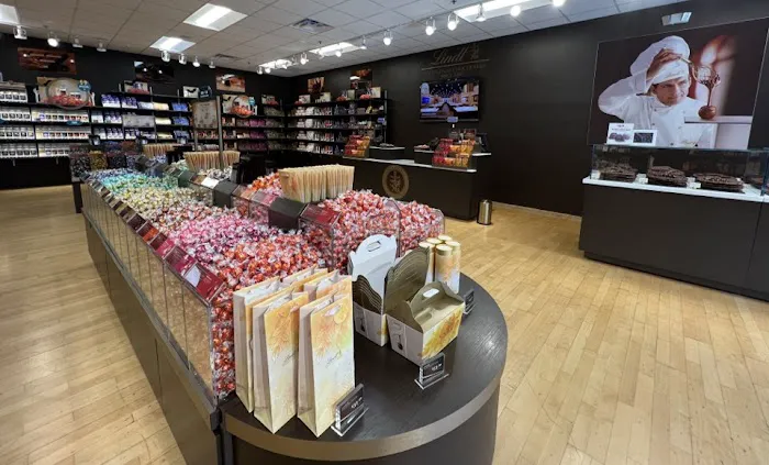 Lindt Chocolate Shop Picture 7