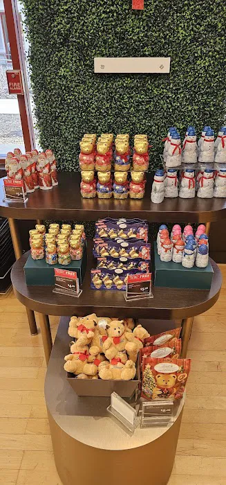Lindt Chocolate Shop Picture 6