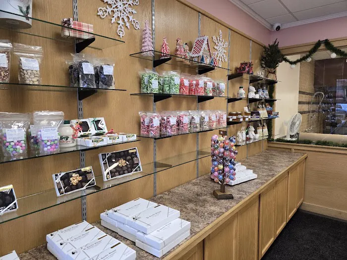 Ye Goodie Shoppe Picture 7