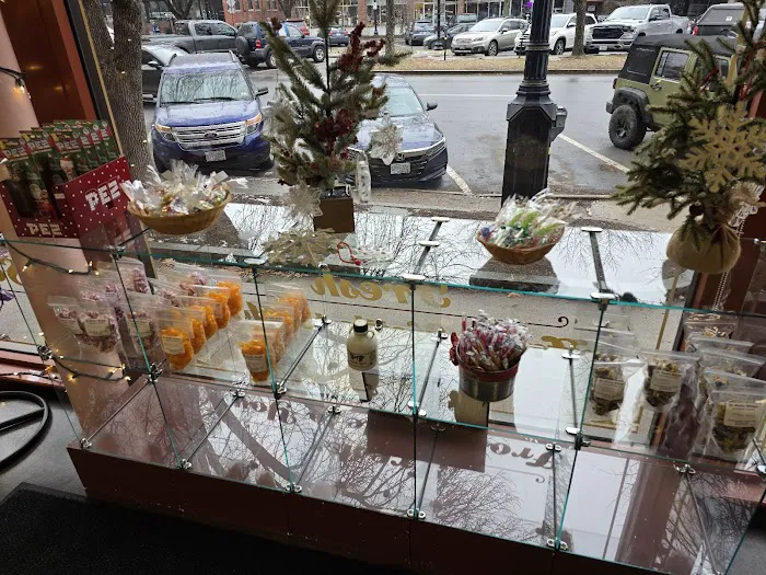 Ye Goodie Shoppe Picture 9