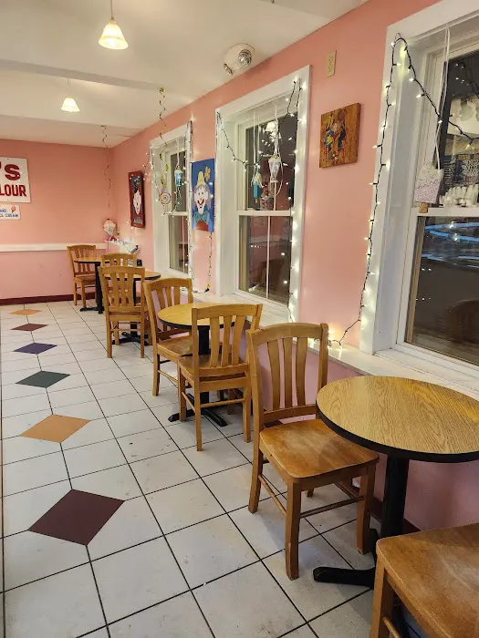 Nana's Ice Cream Parlor, And Candy Shop Picture 5