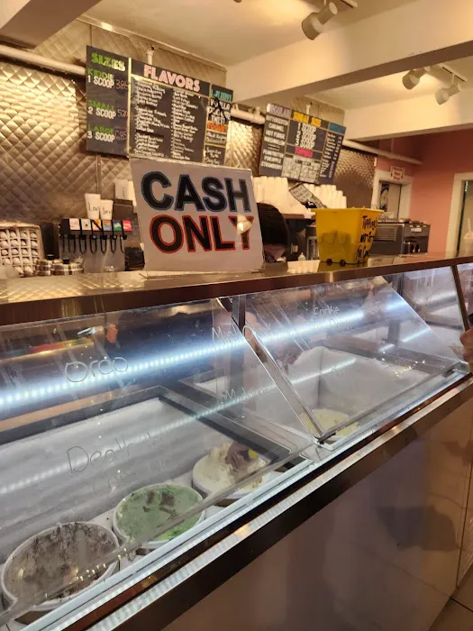 Nana's Ice Cream Parlor, And Candy Shop Picture 4